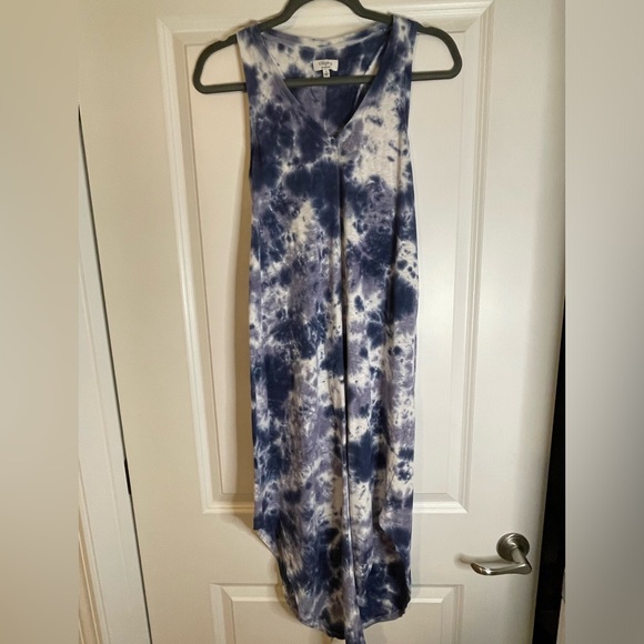 crown & ivy Dresses & Skirts - Cute white/navy/purple dress crown&ivy size S